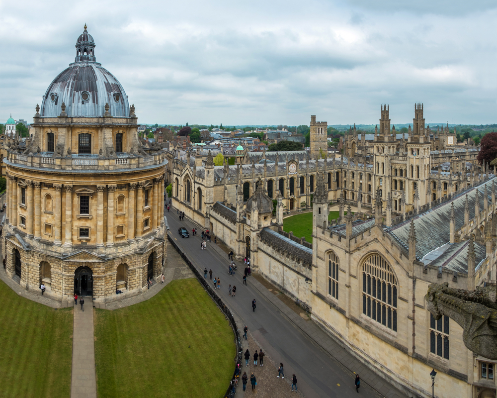 イギリス オックスフォード大学にあるラドクリフカメラ